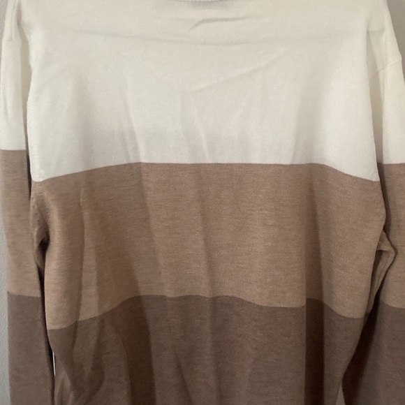 Calvin Klein Turtleneck Large - Picture 3 of 3